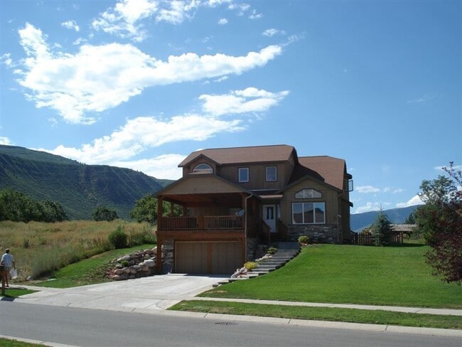 Building Photo - Glenwood Springs- 2 Bed / 1 Bath ADU