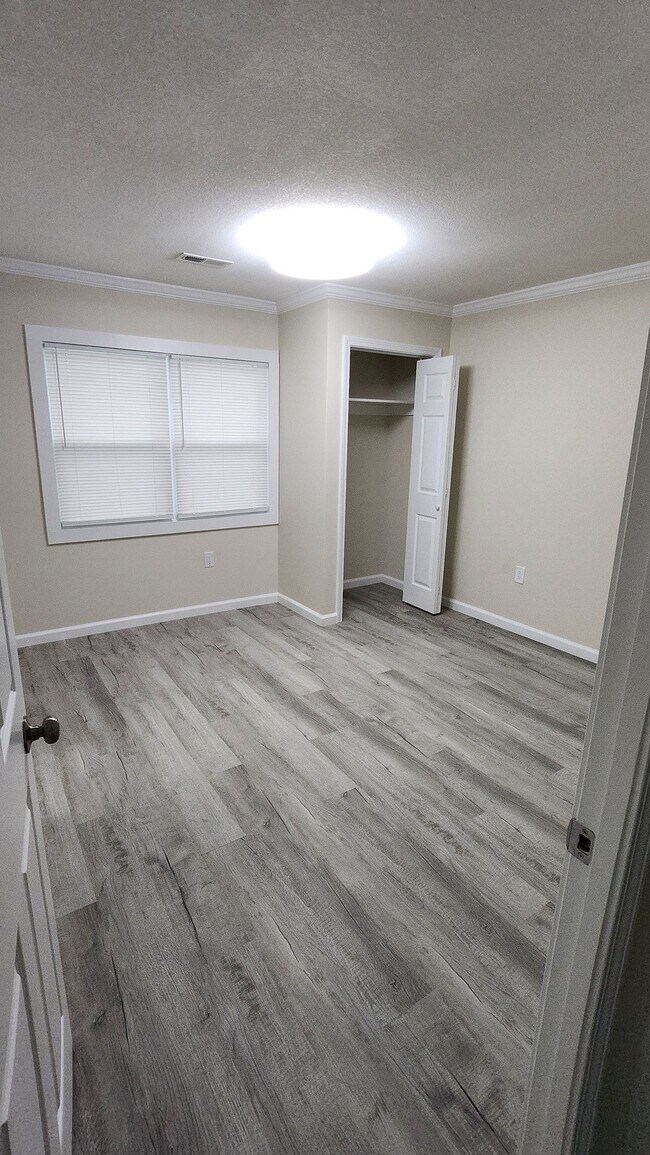 Photo - 130 Hillside Rd