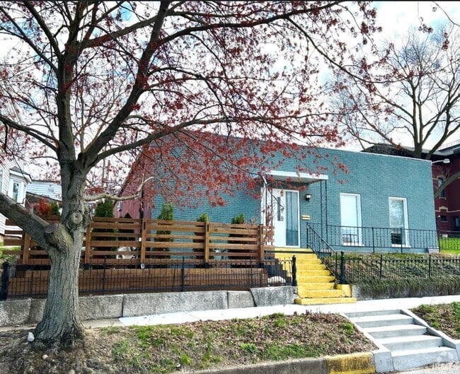 Building Photo - 605 N 7th St Rental