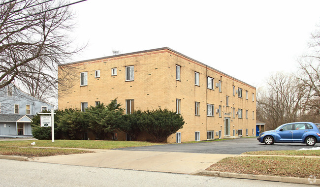 Photo - 191 Center Rd Apartments