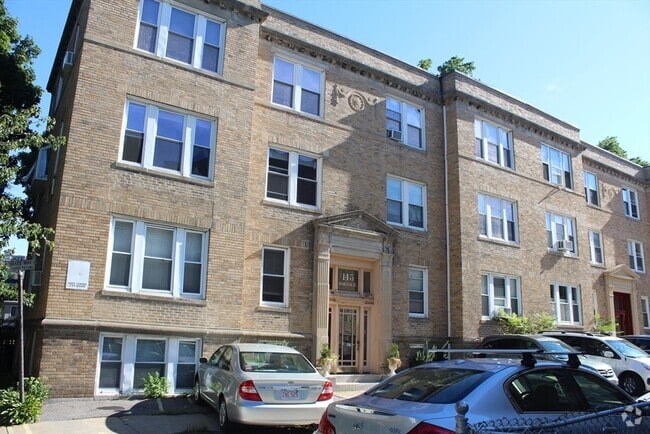 Building Photo - 151 Babcock St Unit 2 Rental