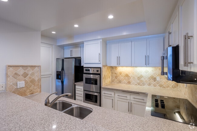 1BR, 1BA - 1380SF - Maple Drive Apartments