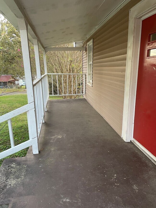 Photo - NOW AVAILABLE! RENT READY!! LET'S GET MOVING!