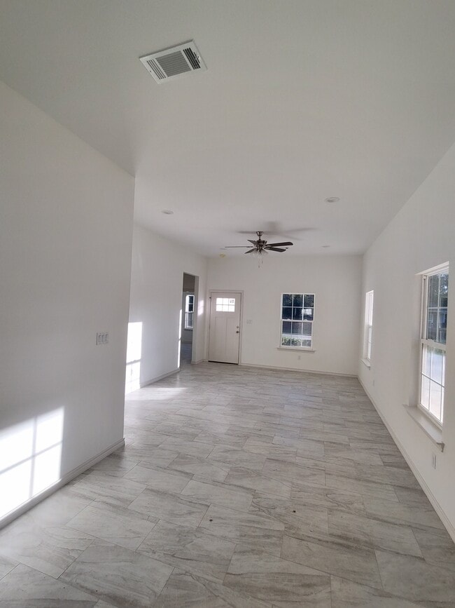 Photo - 390 Jordan Dr