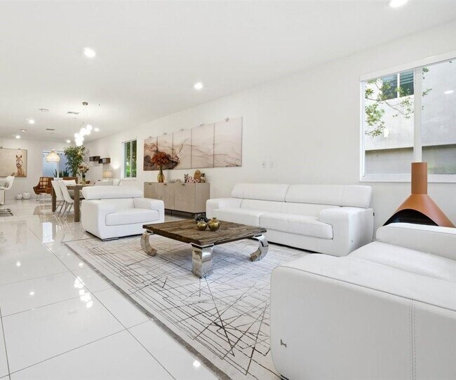 Photo - 6611 NW 102nd Path