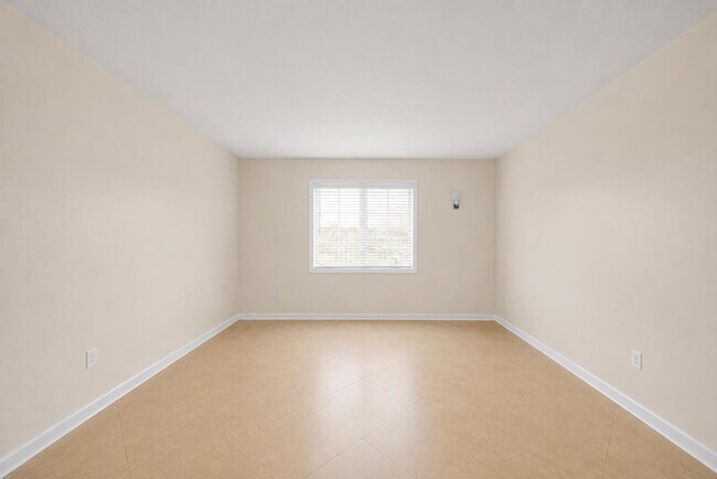 4528 SW 54th St Unit 302-b