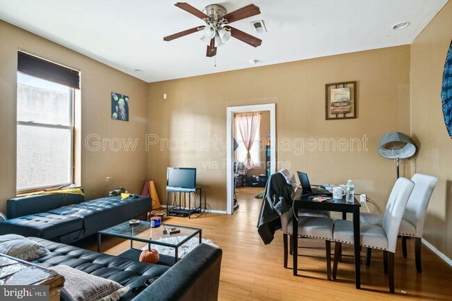 Building Photo - 1834 W Diamond St Unit 2