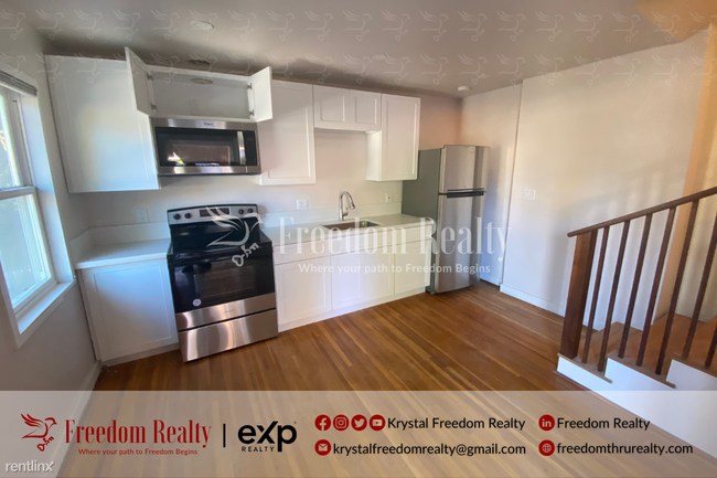 3 br, 2 bath Triplex - 1765 Los Feliz Driv... - 3 br, 2 bath Triplex - 1765 Los Feliz Driv... Rental