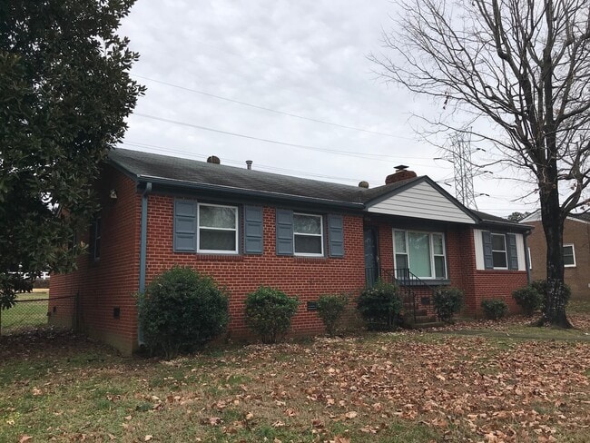 -- AVAILABLE JULY 1ST -- 3 BR / 1 BA West ... - -- AVAILABLE JULY 1ST -- 3 BR / 1 BA West ... Casa