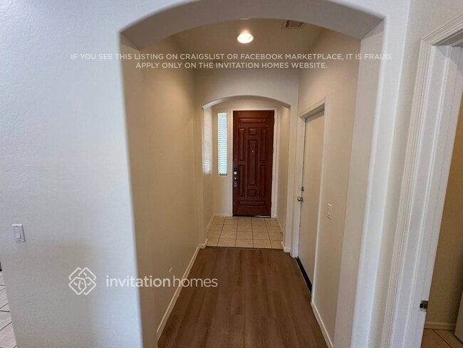 2213 W Carolina Dr