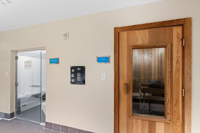 Building Photo - 5925 Almeda Rd Unit 10806