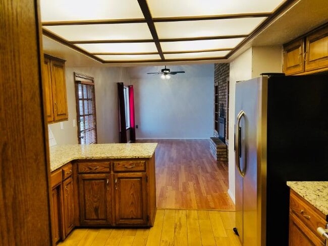 Photo - 312 Rosanne St