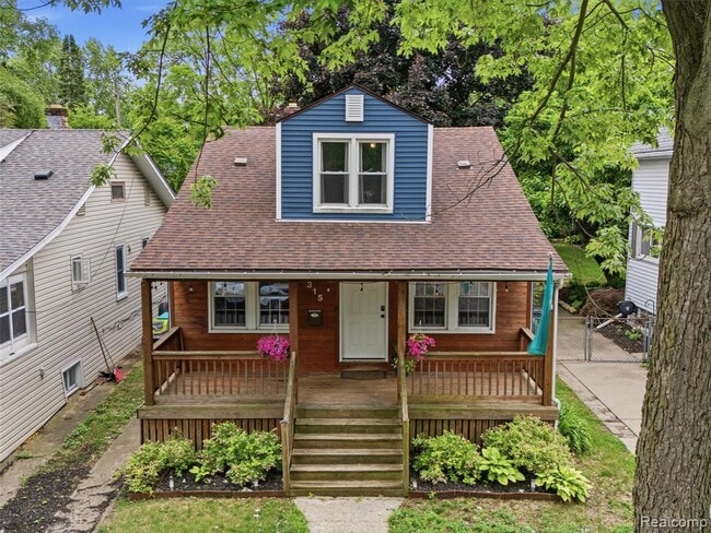 Photo - 315 Leroy St