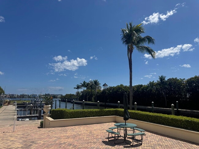 356 Moorings Dr