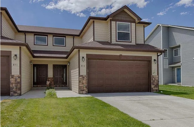 Building Photo - 803 6th St