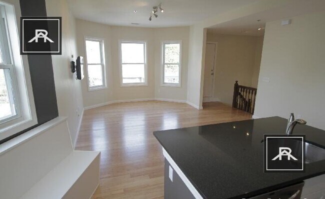 4 bedroom in Allston MA 02134 - 4 bedroom in Allston MA 02134 Condo Unit 1