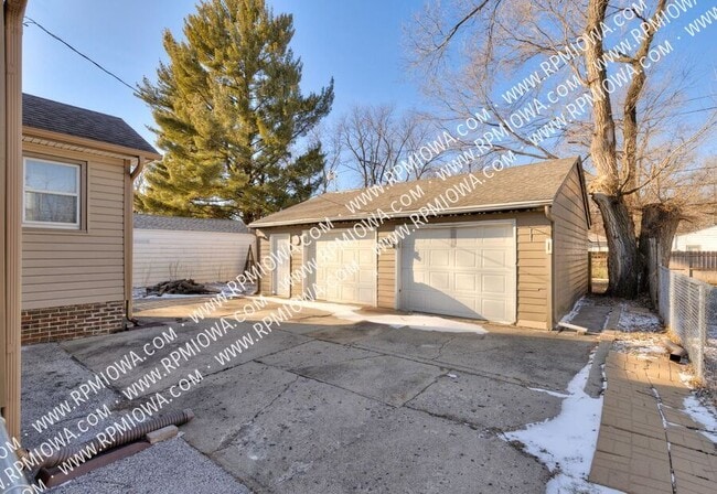 Photo - 3620 E 7th St