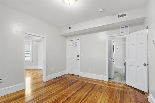 Photo - 237 Walnut St Unit 2