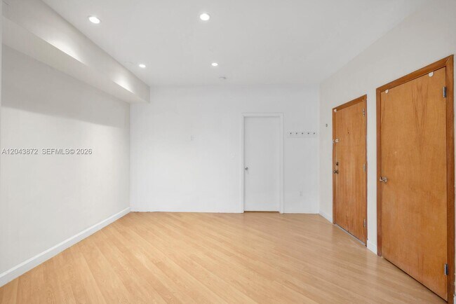 305 Jefferson Ave Unit 2
