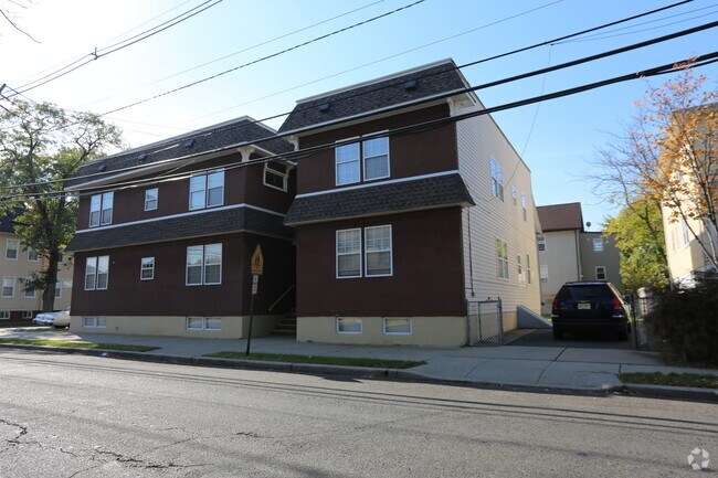 Photo - 903 Chandler Ave Apartments