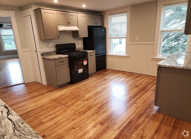 Building Photo - 63 Fifth Ave Unit 2 Rental