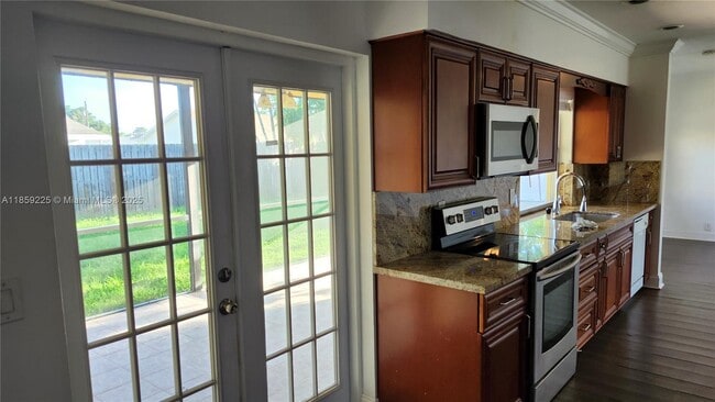 Photo - 3 Forest Hills Ln