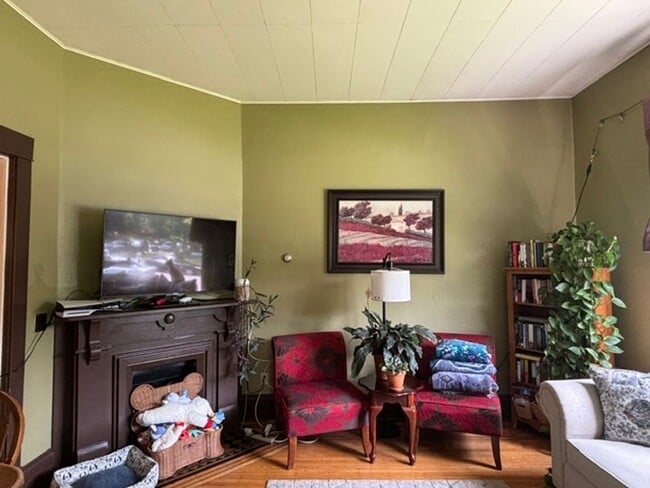 Photo - 427 6th St SE Unidad 1