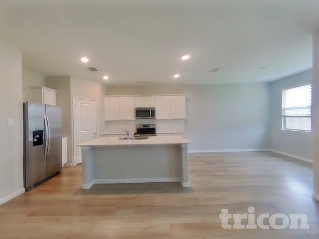 Photo - 235 Jenkinson Dr