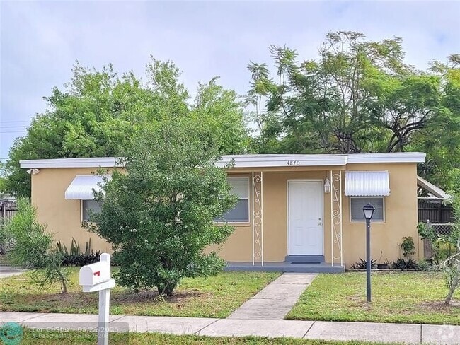 Building Photo - 4870 NE 16th Ave Rental