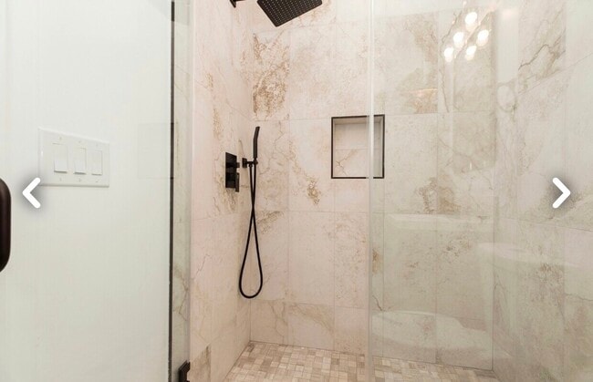 Photo - 2033 N Frederic St