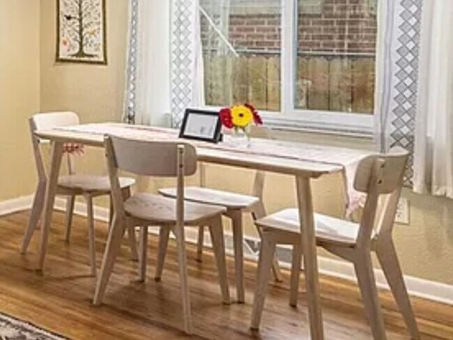 Photo - 3351 Jasmine St