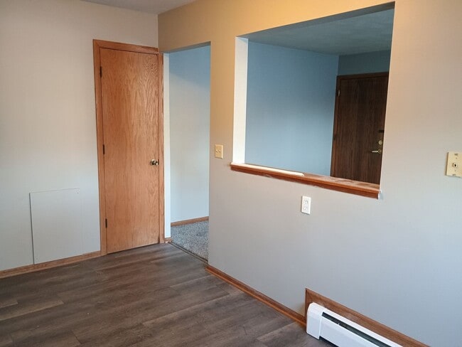 Photo - 1 Bedroom 1 Bath in Owatonna Unit LO3rd-104