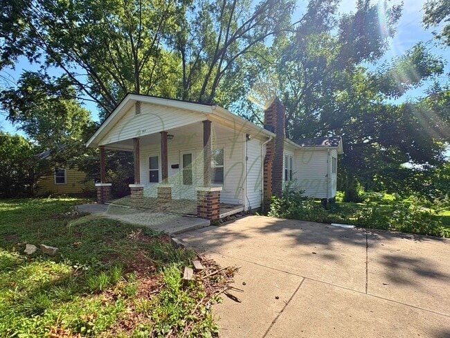 Photo - 303 N Huttig Ave