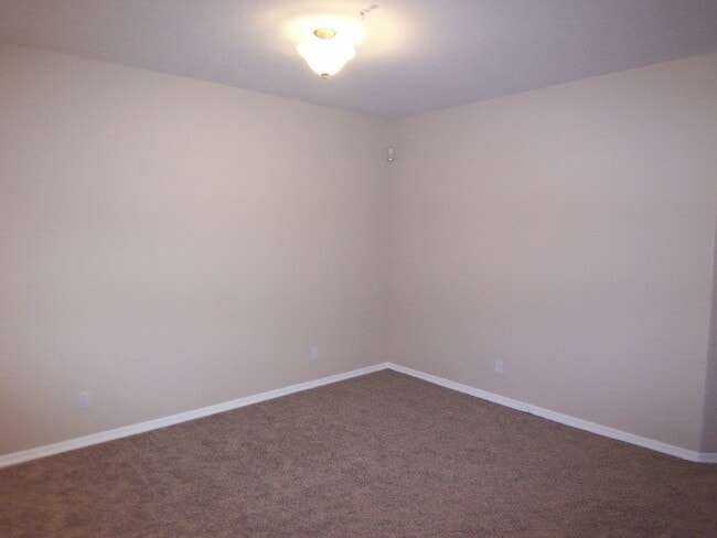 Building Photo - 1406 W Emerald Ave Unit 1