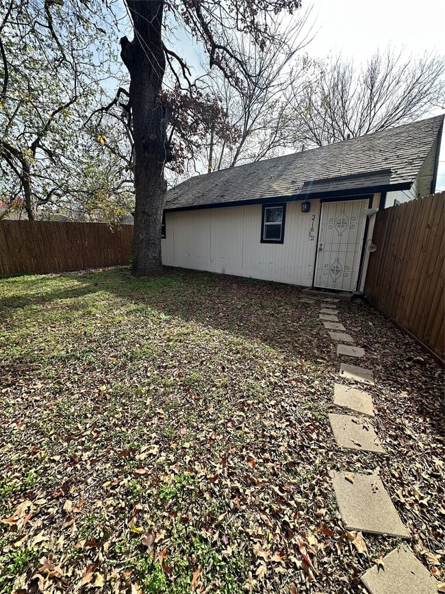 Building Photo - 3718 Moore St