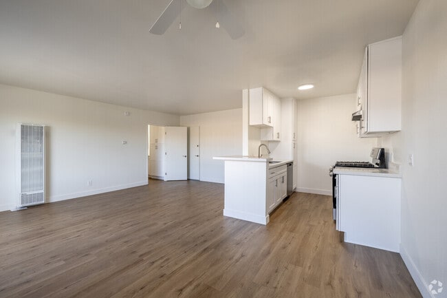 Photo - Oak Tree Apartments