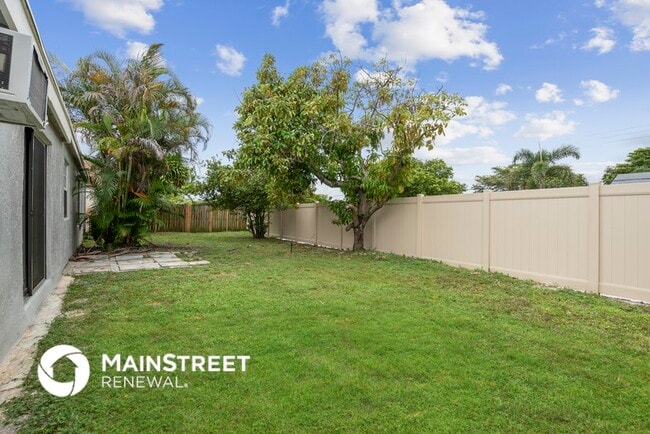 Photo - 8881 SW 21st St