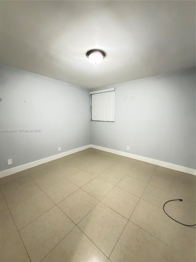 Photo - 8441 Forest Hills Dr Unidad 202