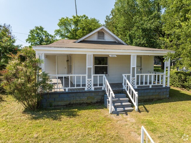 Building Photo - Freshly Updated 2 Bedroom House