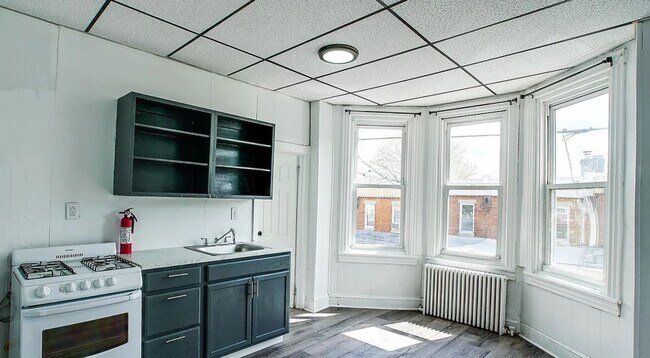 Photo - 1649 Allengrove St Unit 2F