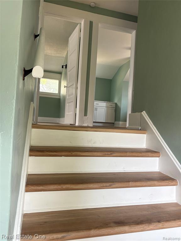 Photo - 319 W Parent Ave