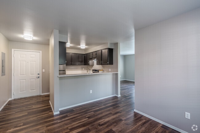 3BD, 2 BA - 1,172SF