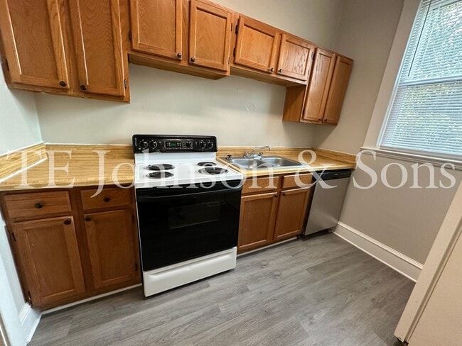 Photo - Downtown and West End Location Unidad Apt A