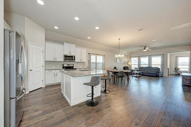 Photo - 136 Finley St