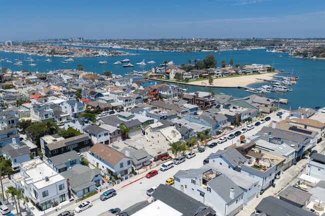 Photo - Furnished or Unfurnished Turn Key Updated Home in the Heart of the Peninsula Unit 1/2