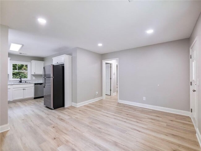 Photo - 2862 Argyle Dr NW