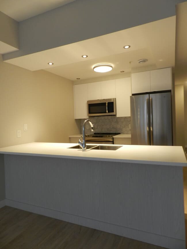 Photo - WELCOME TO THE UPSIDE - ONE BEDROOM PLUS DEN APARTMENT AVAILABLE Unité 302