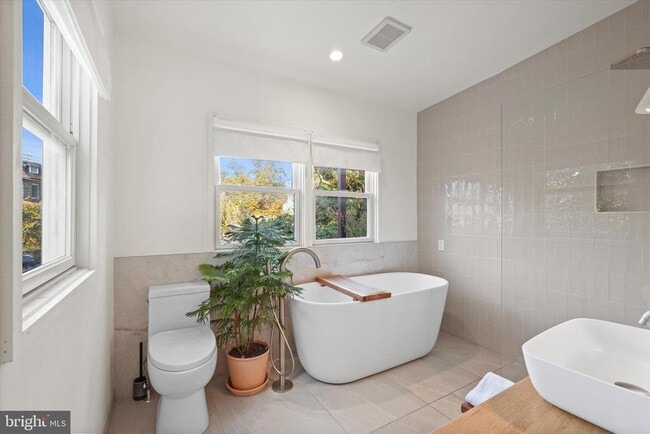 Photo - 4131 Illinois Ave NW