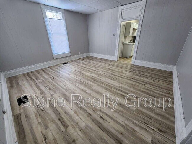 Photo - 1515 Chase St