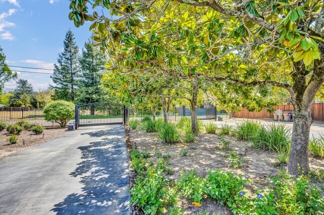 Photo - 1790 McKinley Rd